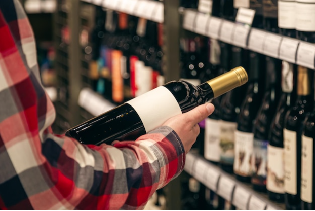 The Benefits of Shopping at a Local Wine Shop